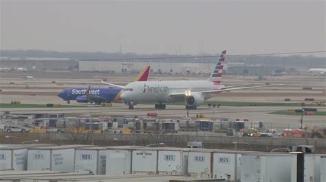 190 flights canceled at Chicago's O'Hare International Airport ahead of busy holiday weekend